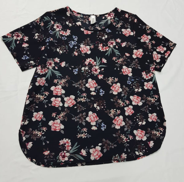 Blusa Negra con Flores